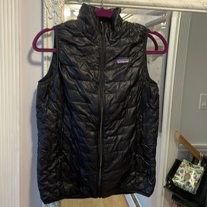 Patagonia lightweight layering down vest size M